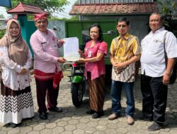 Advokasi Bantuan Roda 3 untuk RW VI Kelurahan Tandang , Dini Inayati : Semoga Semakin Produktif dan Lebih Baik Lagi