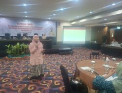 Siti Roika Sosialisasikan Pentingnya Kesehatan Reproduksi dalam Sosialisasi Pengembangan Kurikulum SMP 2025